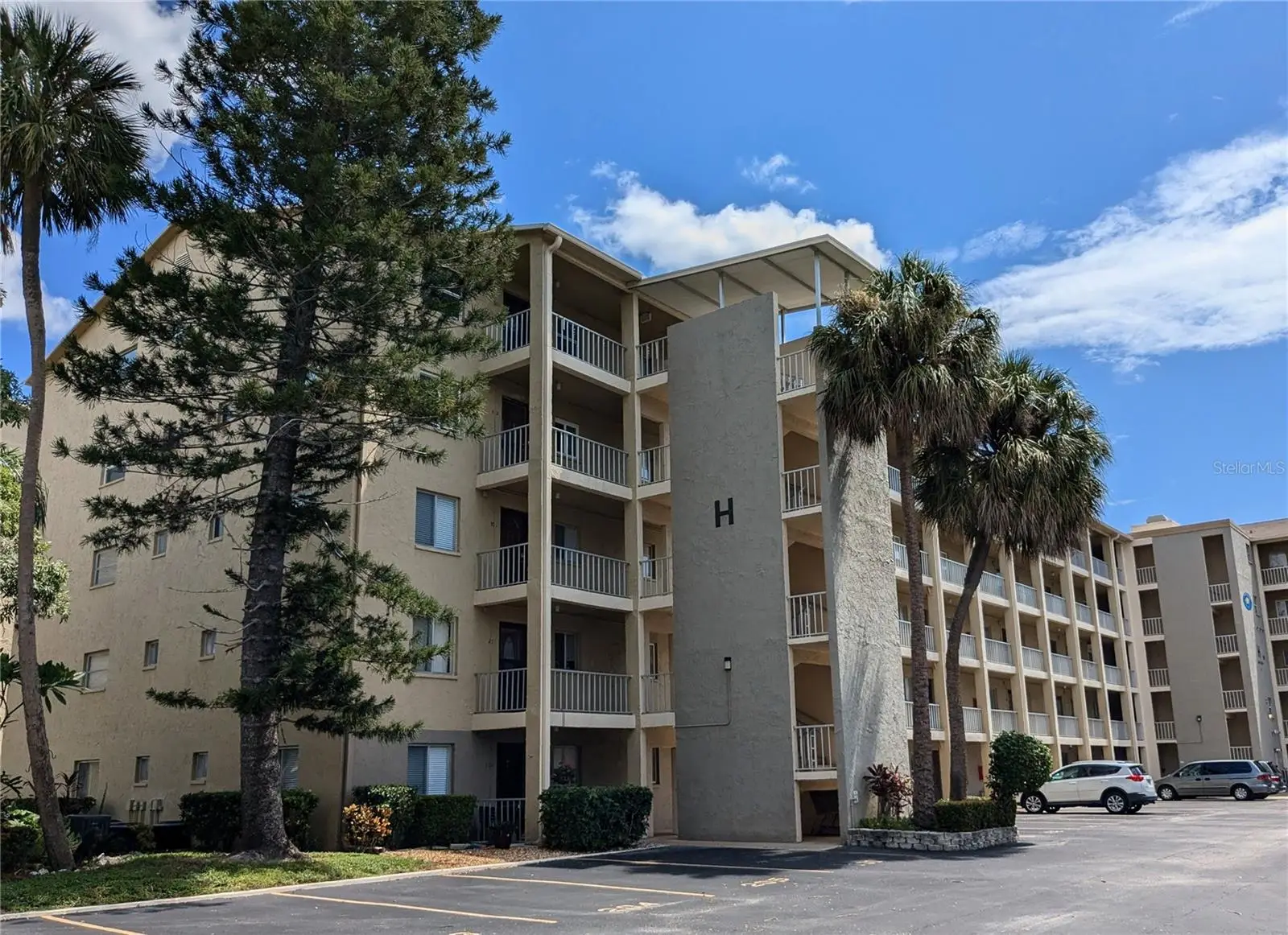 3779 Lake Bayshore Drive, FL