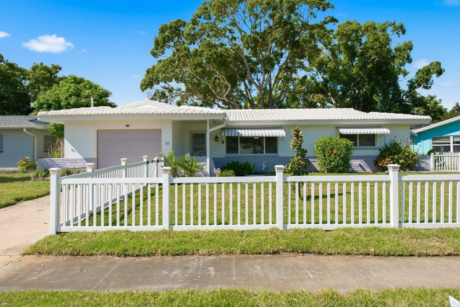 700 Gershwin Drive, FL