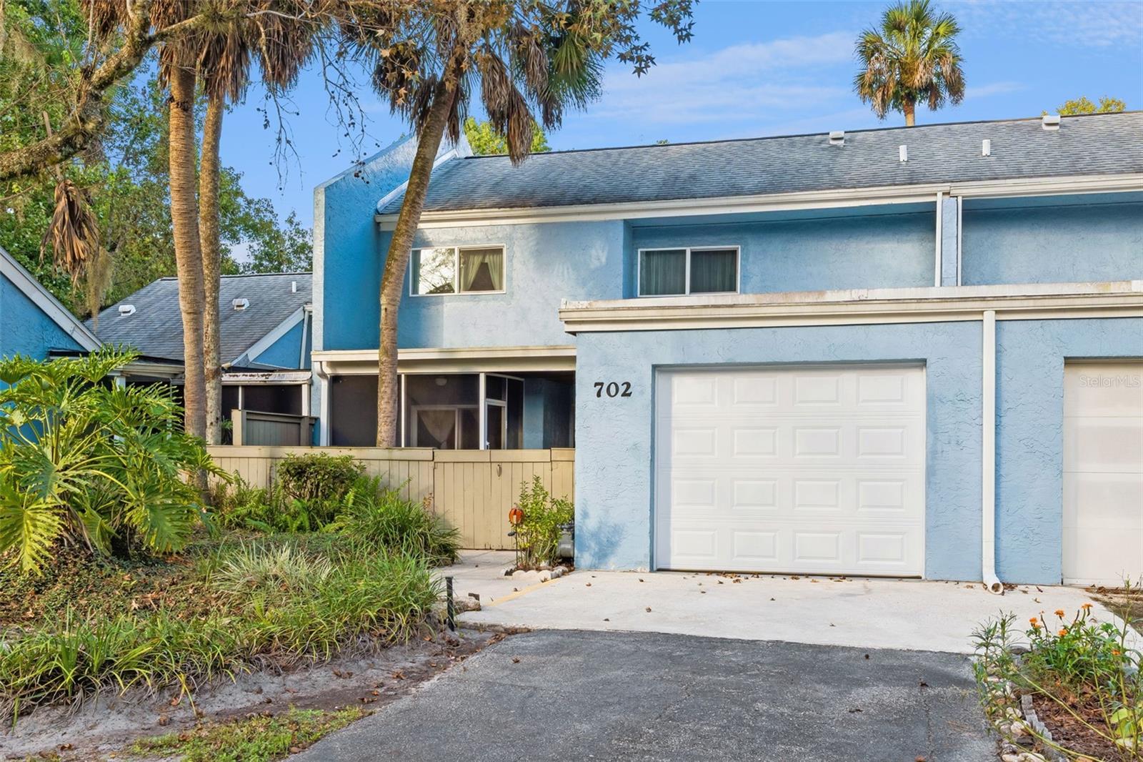 702 Glasgow Court, FL