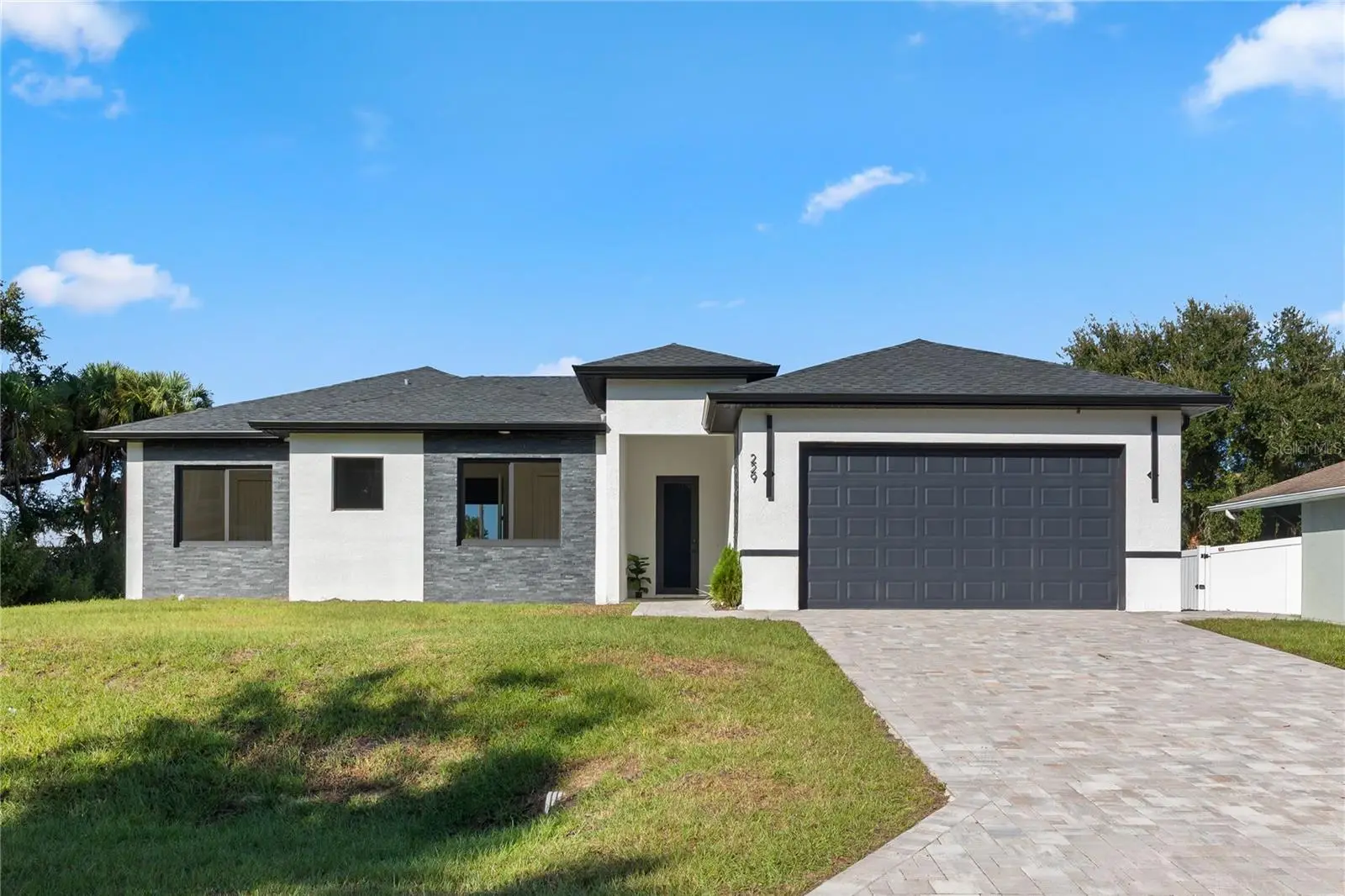 229 Ferdon Circle, FL