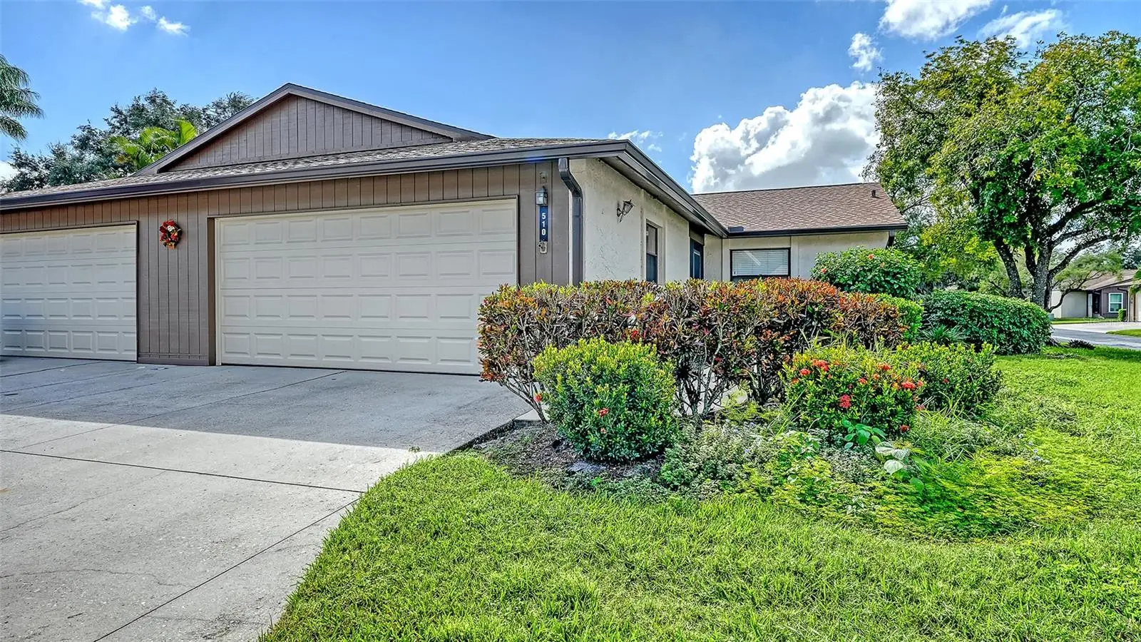 510 Oak Hill Circle, FL