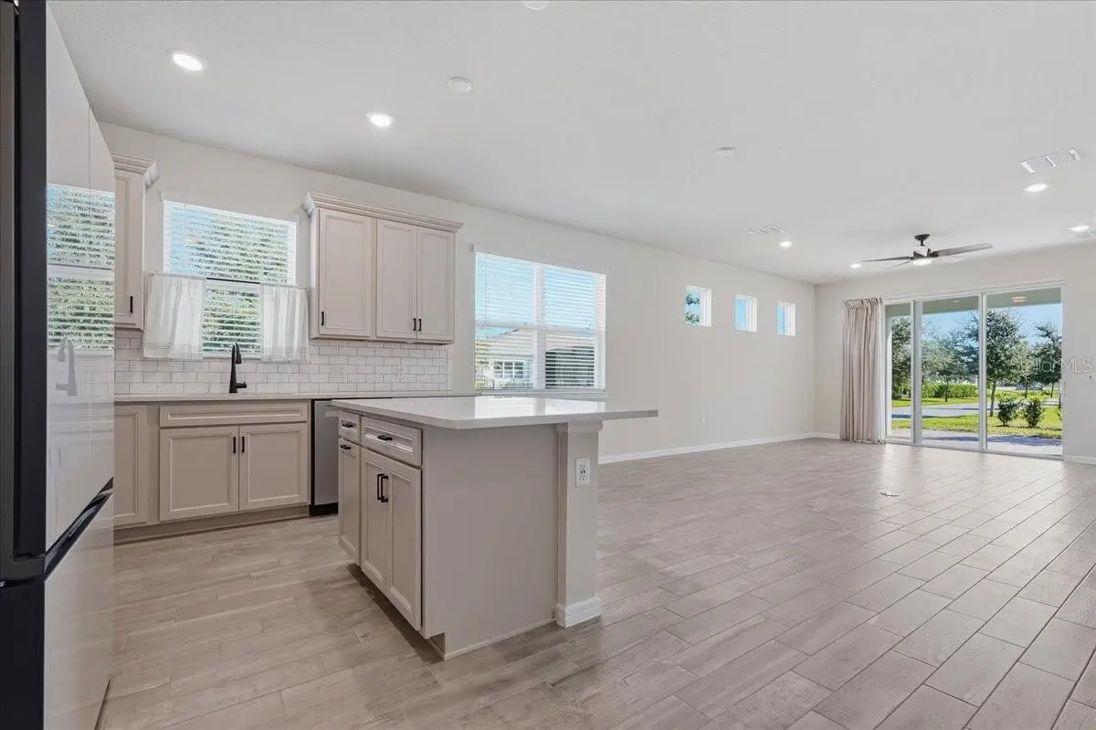 13537 Splashing Isla Drive, FL