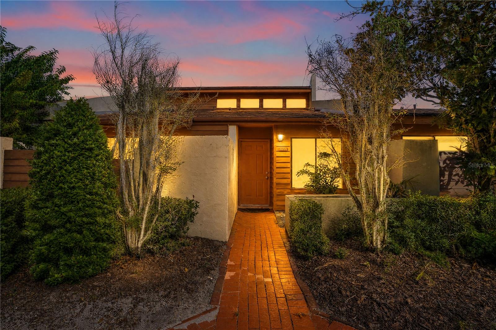 679 Cranes Circle, FL