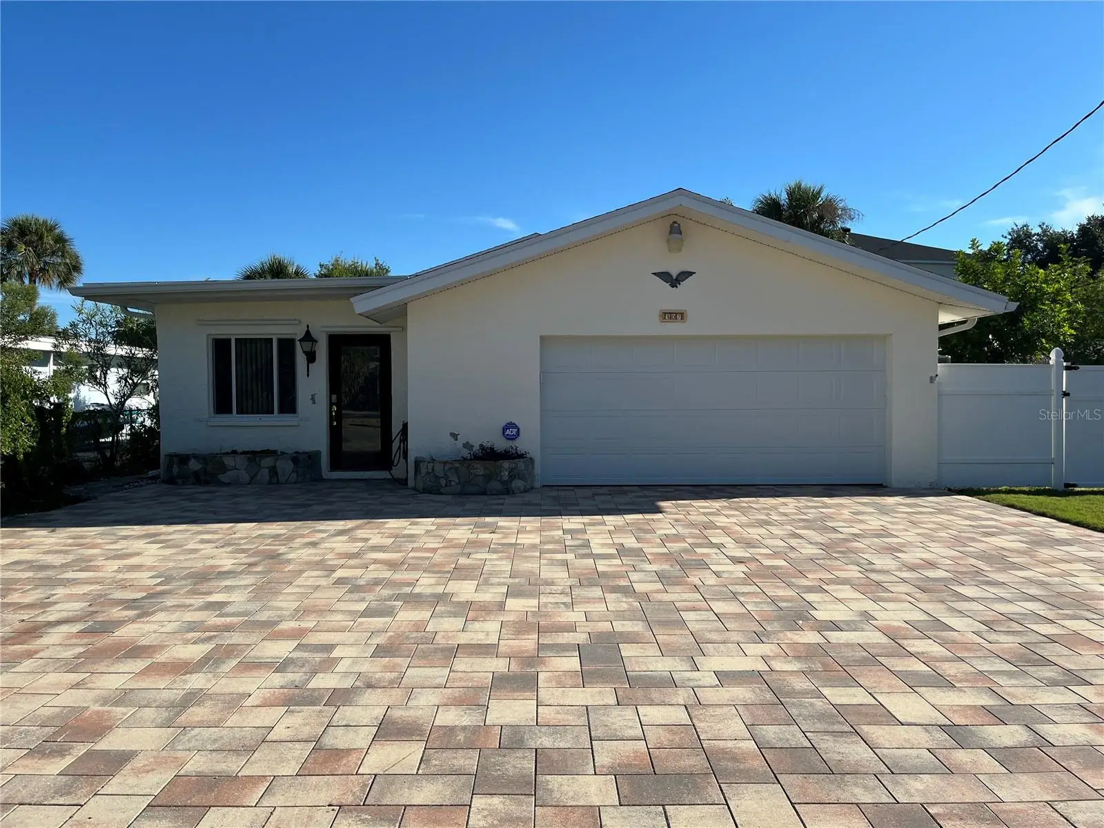 307 La Hacienda Drive, FL