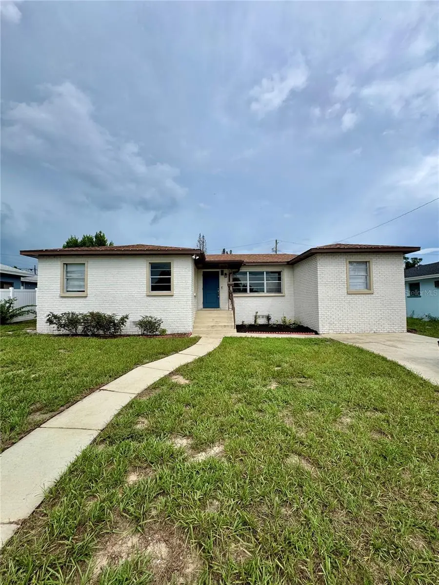 911 Exmoor Way, FL