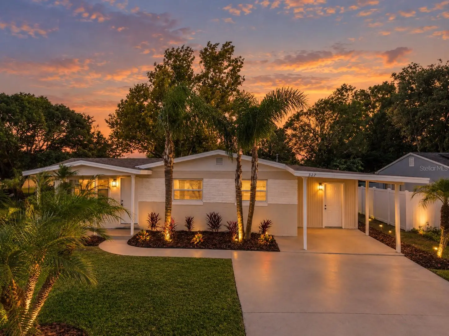 327 Amador Circle, FL