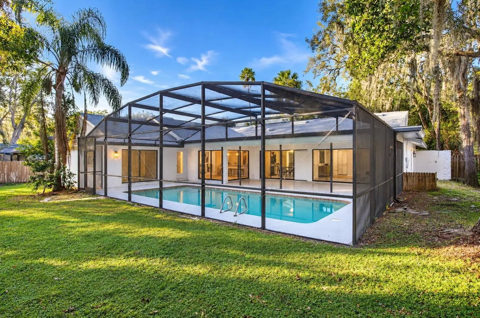 204 Ridgewood Court, FL