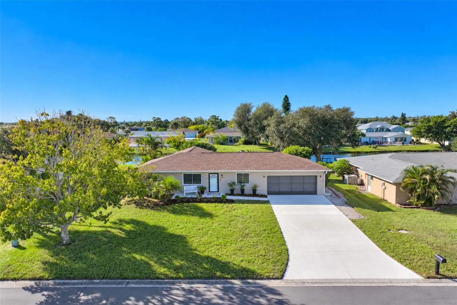 258 Annapolis Lane, FL
