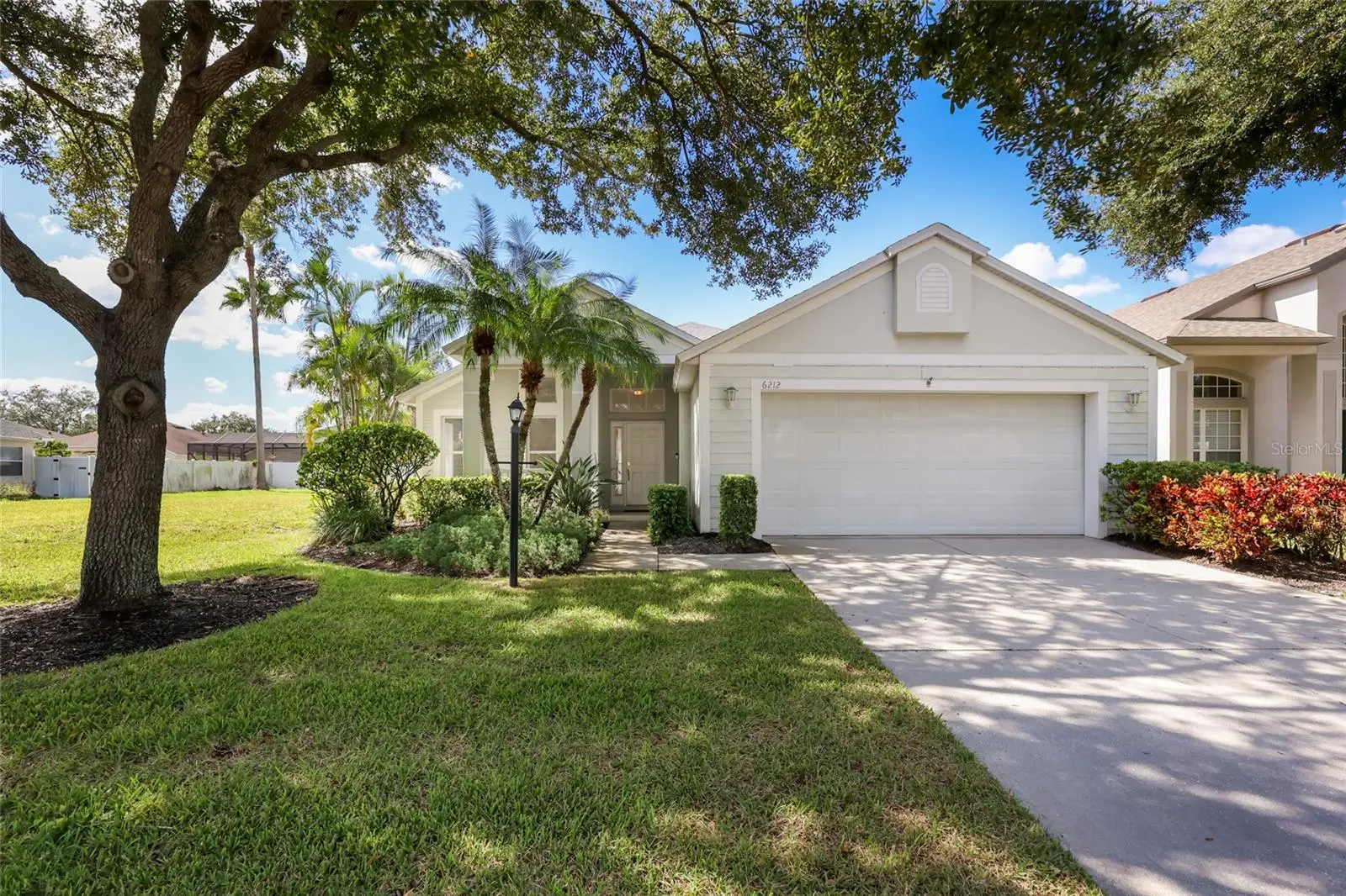 6212 Macaw Glen, FL
