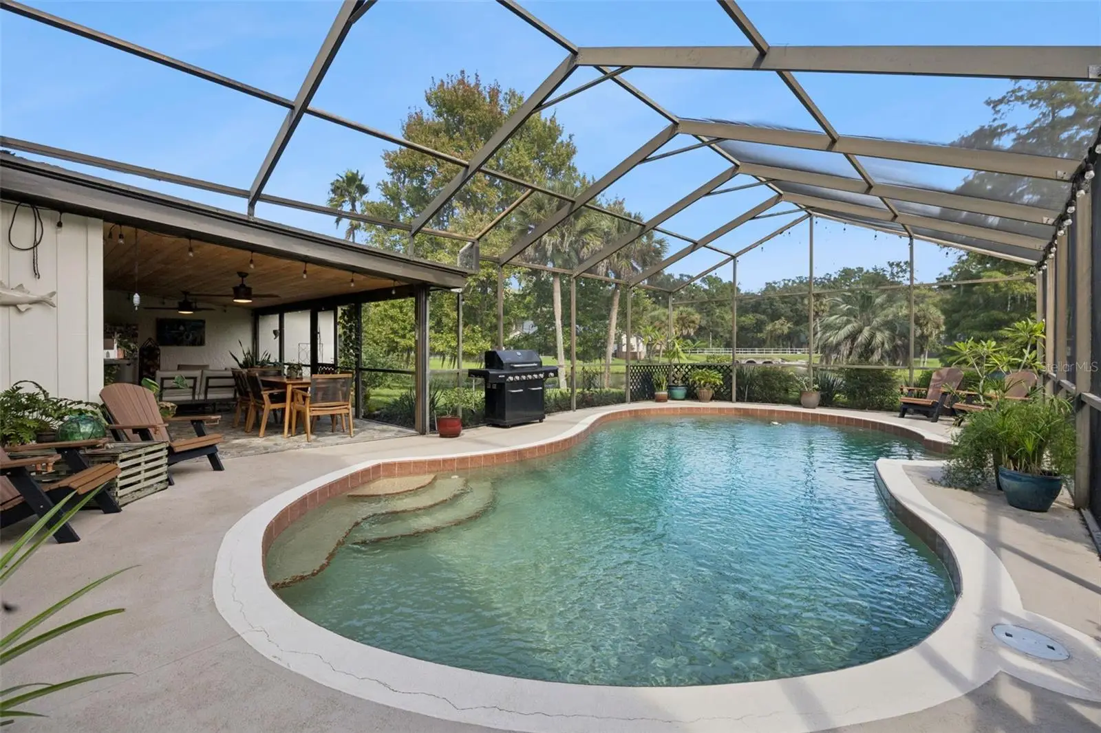 737 Riverbend Boulevard, FL