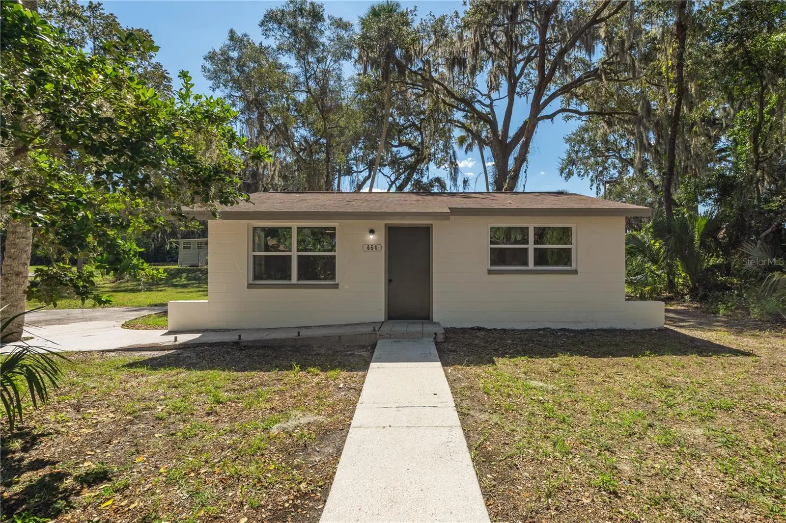 654 2nd Street, FL
