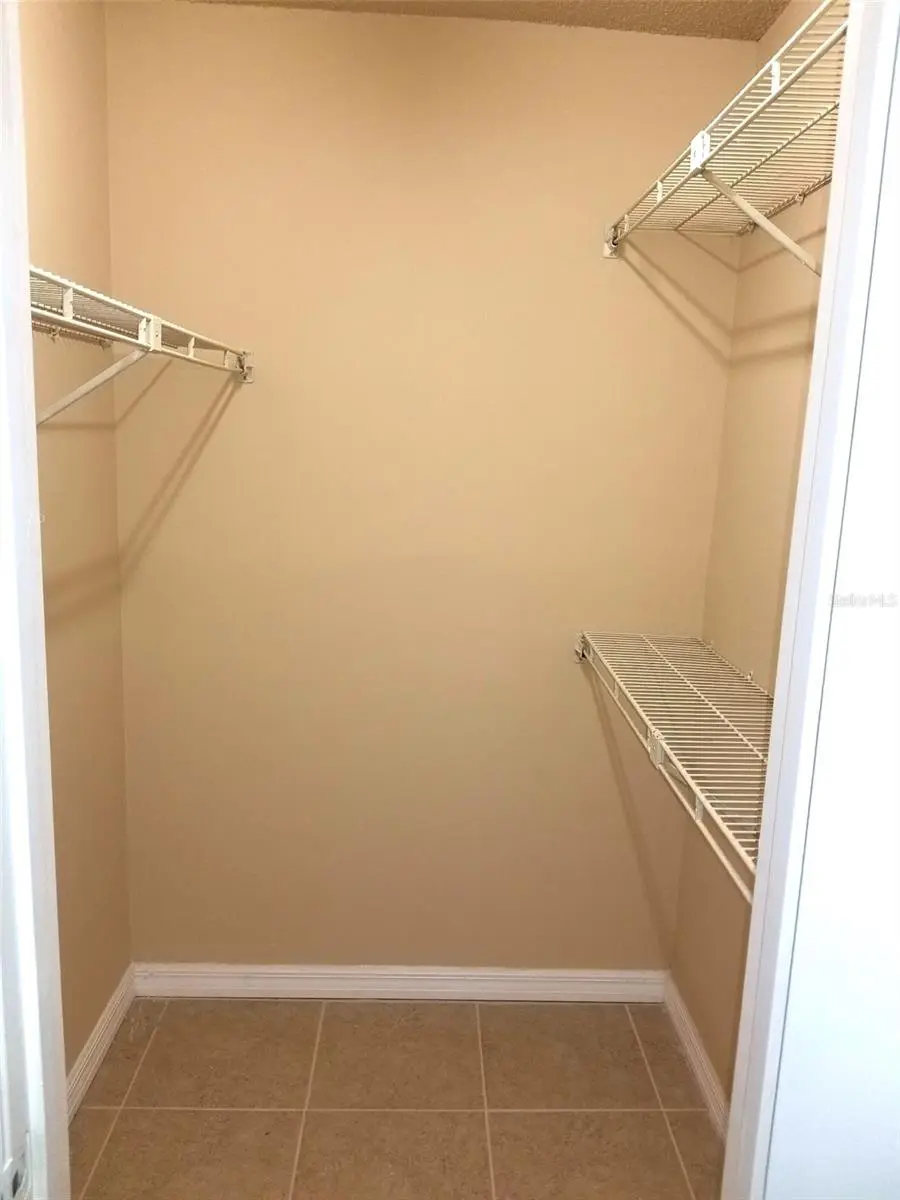 380 Lake Meade Court, FL