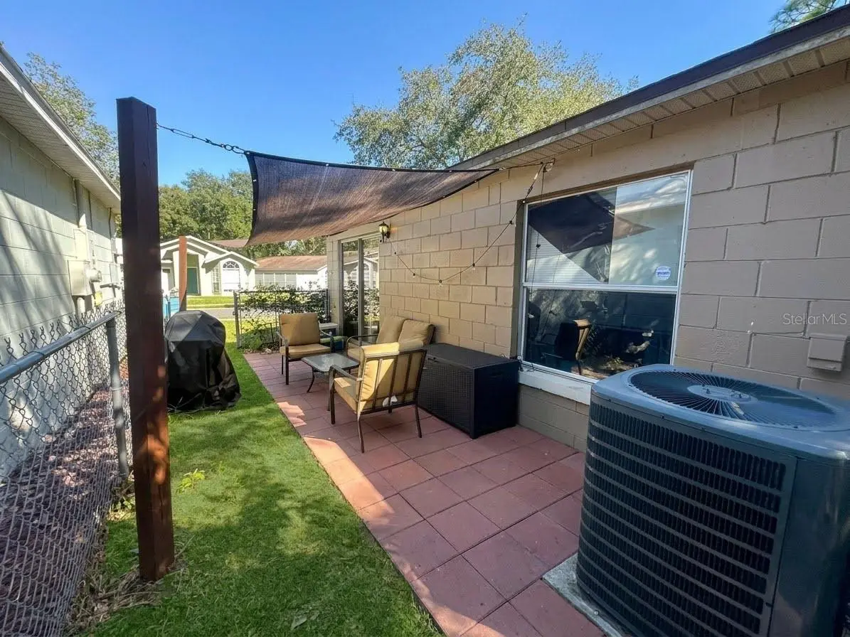 989 Hamlet Court, FL