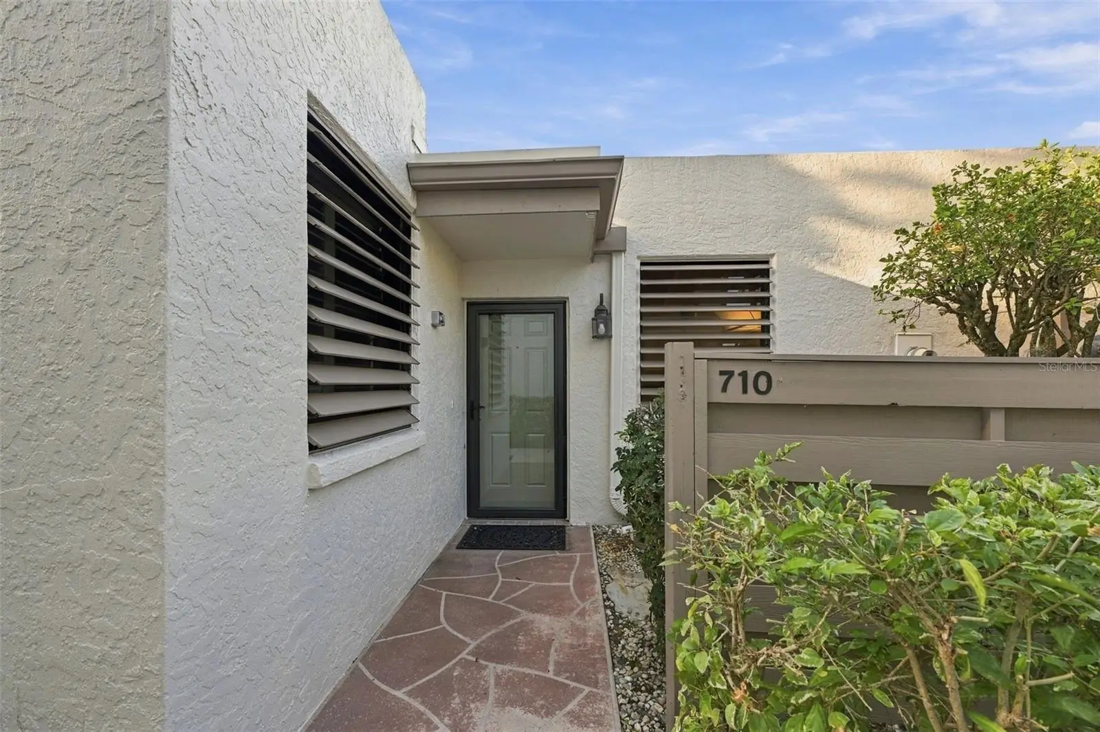 710 Oakview Drive, FL