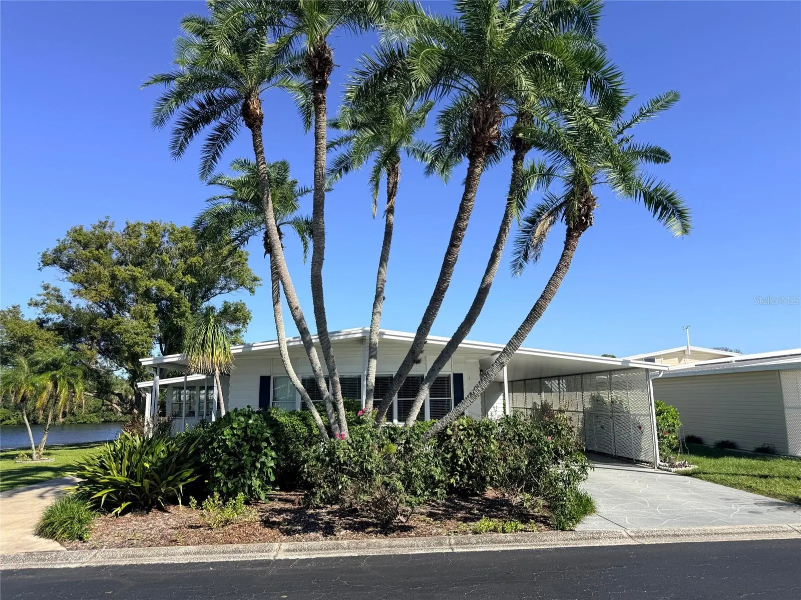 182 Saint Thomas Circle, FL
