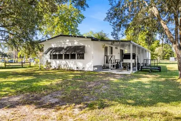 2700 8th Street, FL