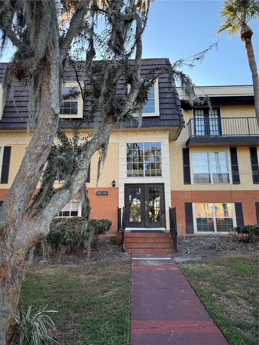 4136 Versailles Drive, FL