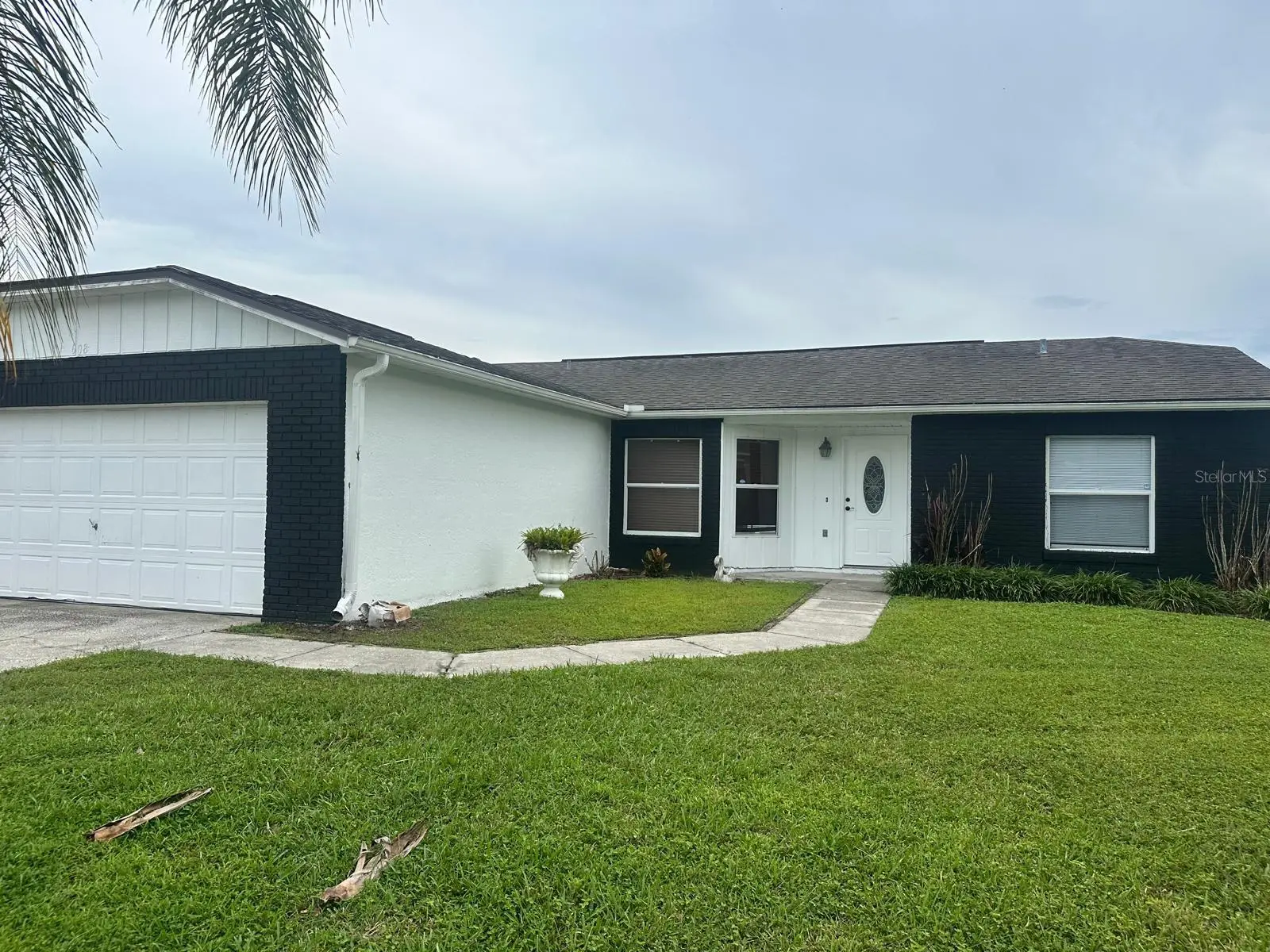 608 Yak Court, FL