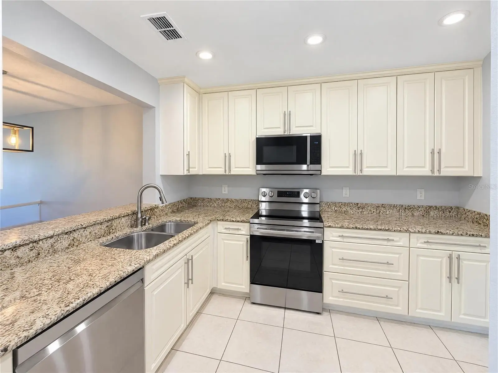 638 Maple Oak Circle, FL