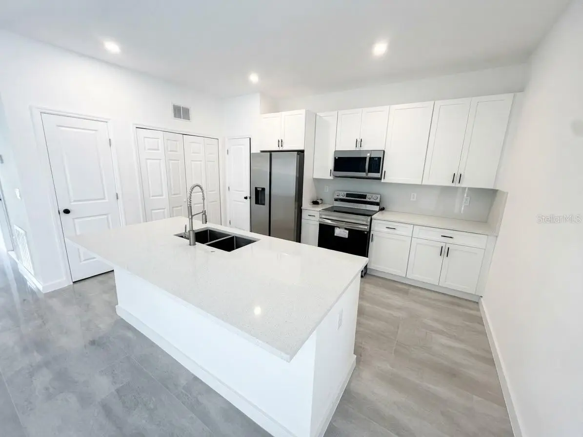 506 Bristol Circle, FL