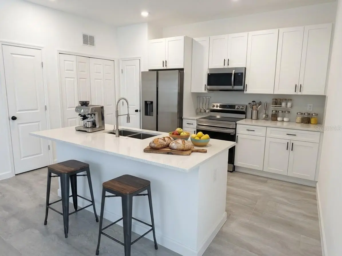 506 Bristol Circle, FL