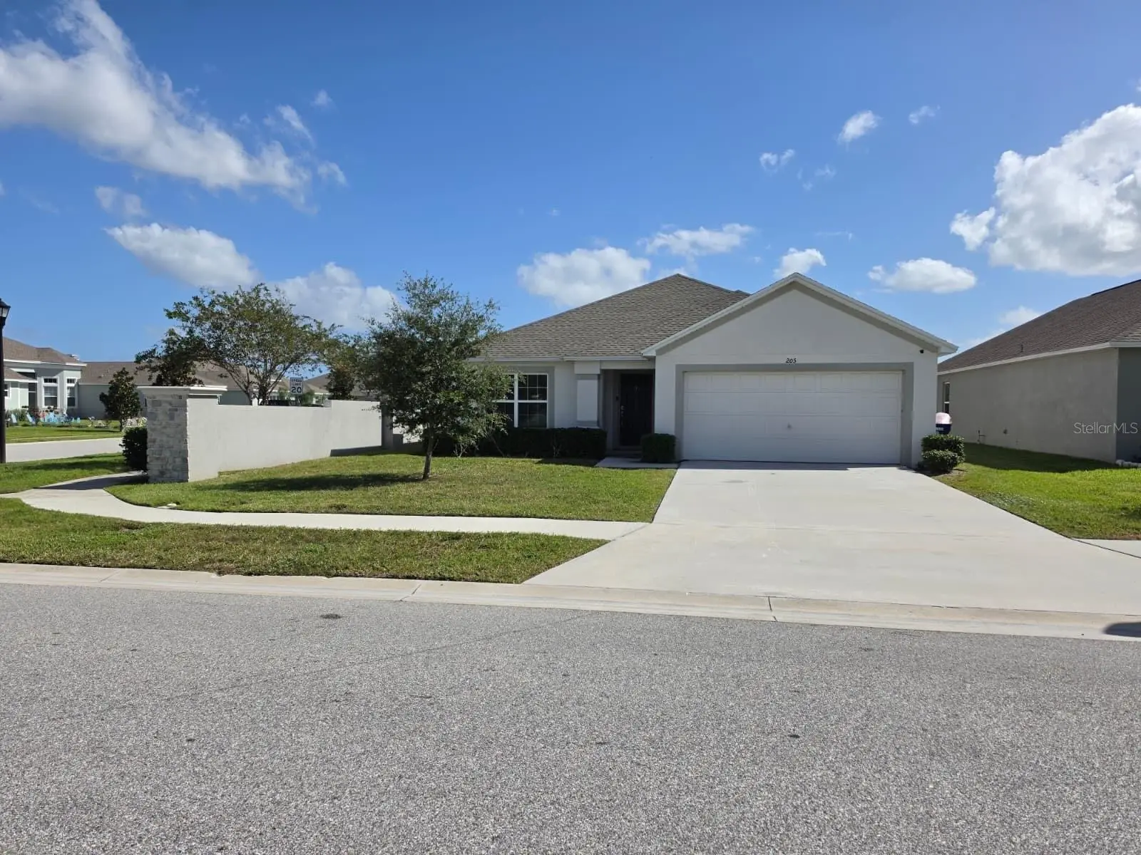 205 Arbuthnot Street, FL