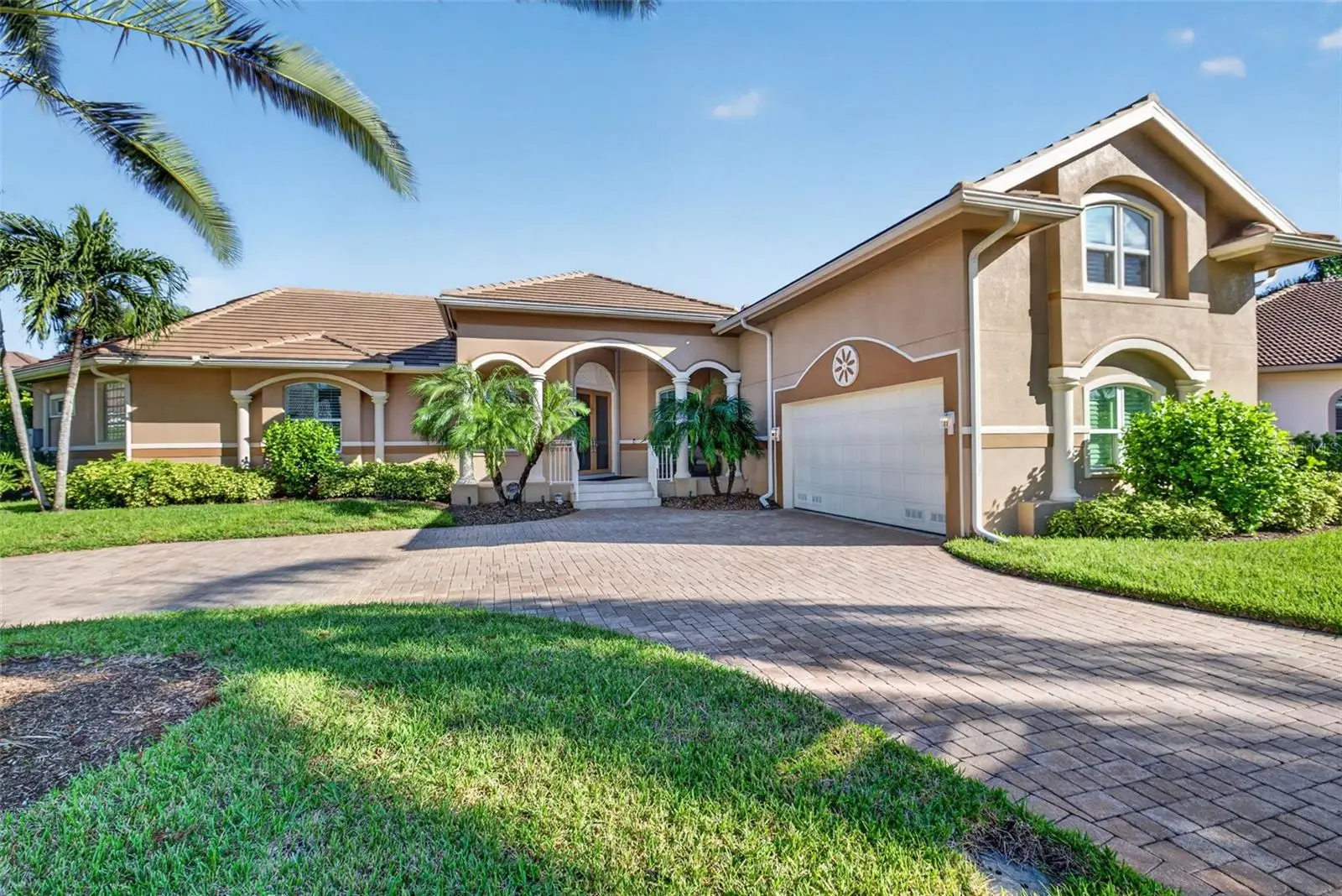 15600 Catalpa Cove Drive, FL