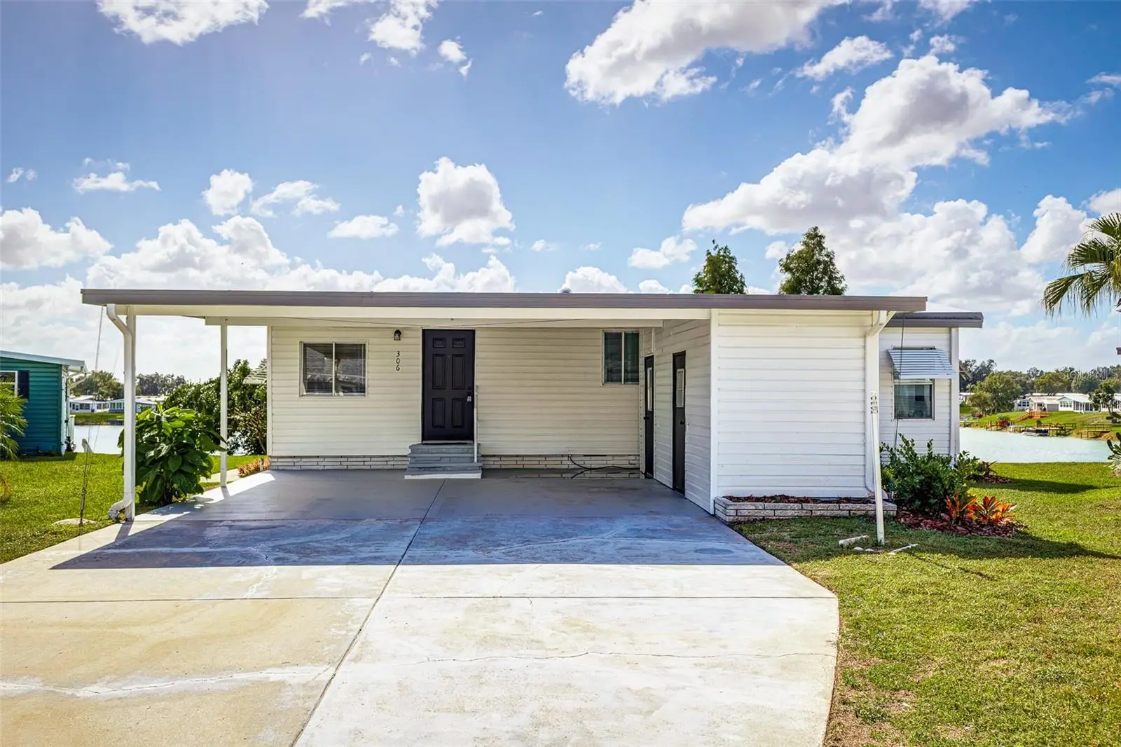 2055 Floral Avenue, FL