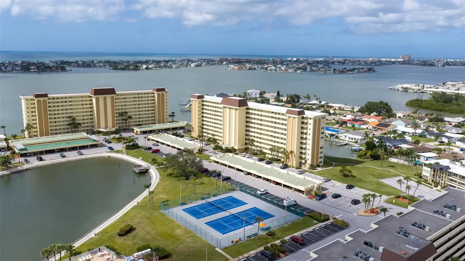 4700 Cove Circle, FL