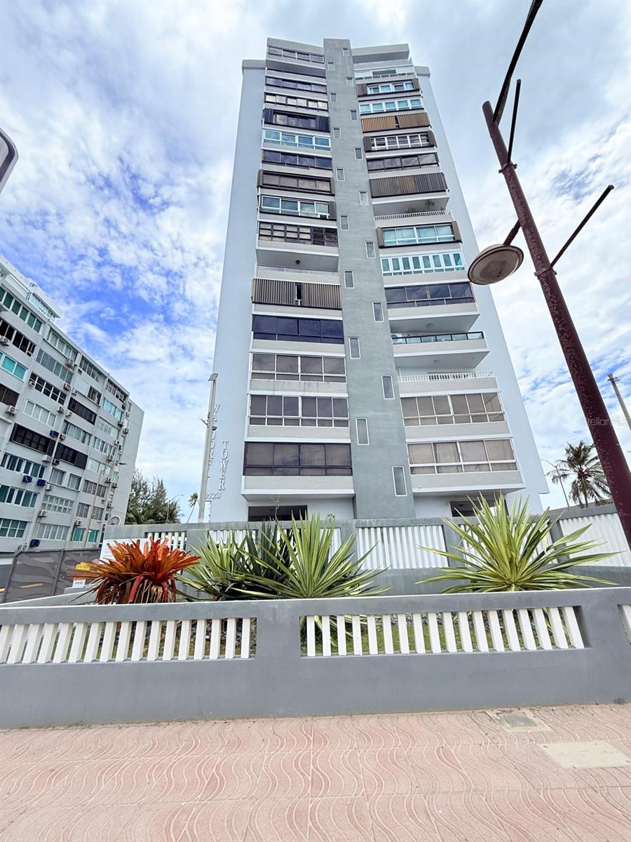 37 Isla Verde Ave., PR