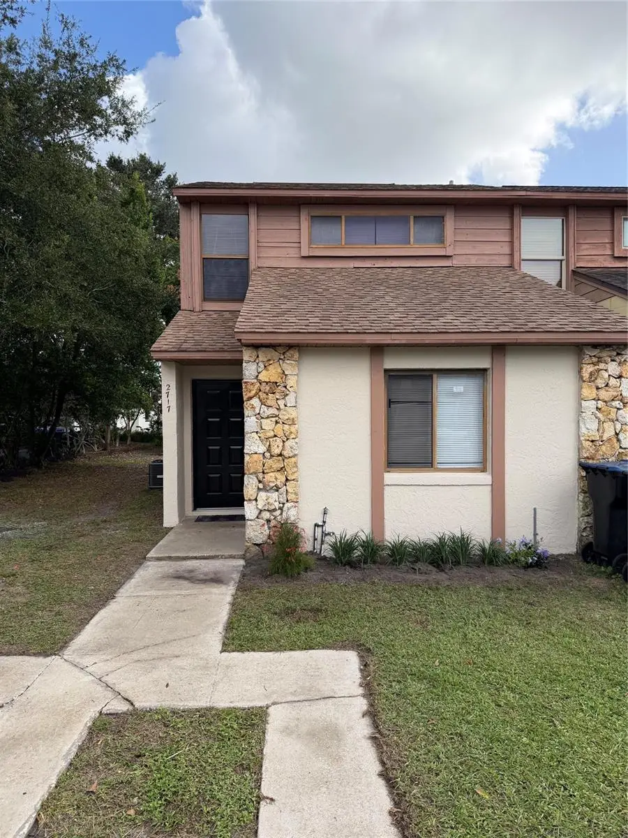 2717 Gray Fox Lane, FL