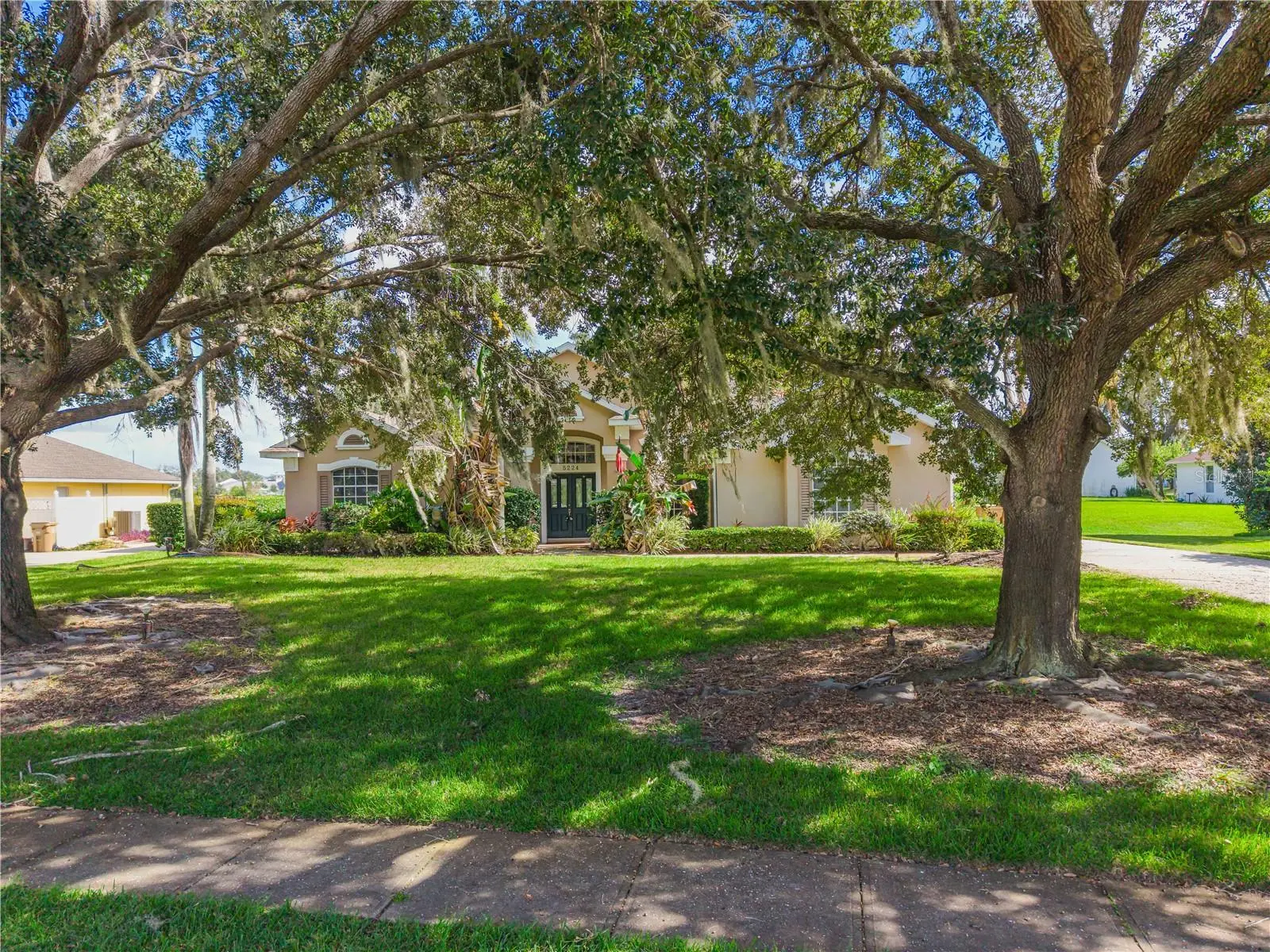 5224 Hammock Pointe Court, FL