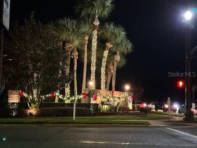 813 Kingsbridge Drive, FL