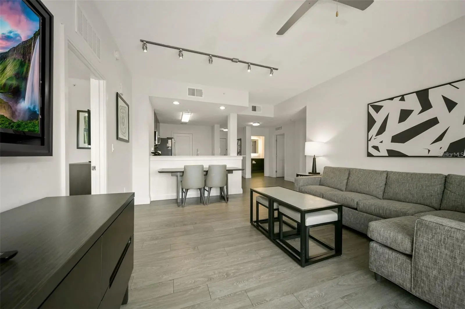 14501 Grove Resort Avenue, FL