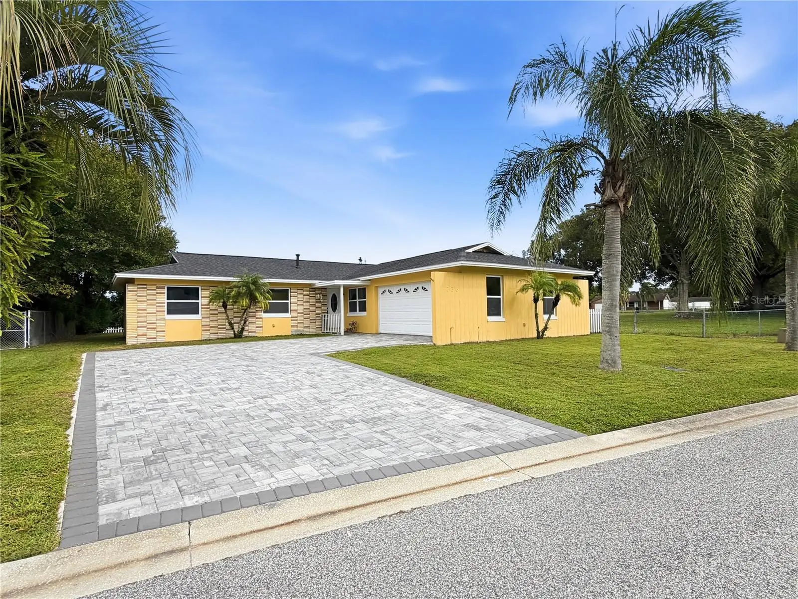 736 Laurel Way, FL
