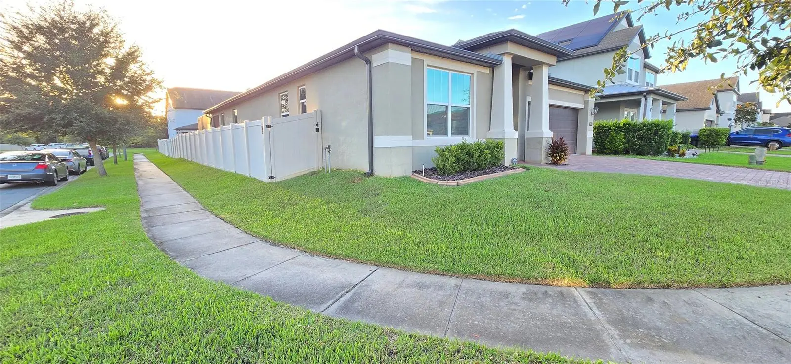 1657 Cheshire Oaks Lane, FL