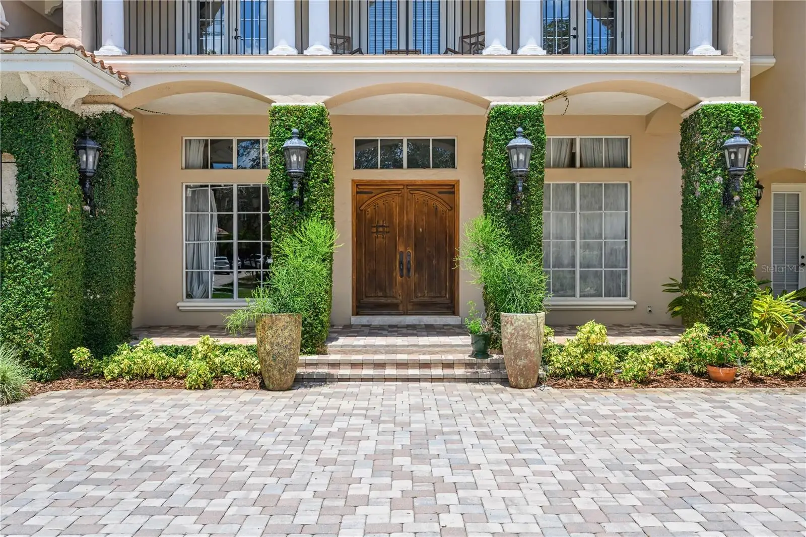 11209 Macaw Court, FL