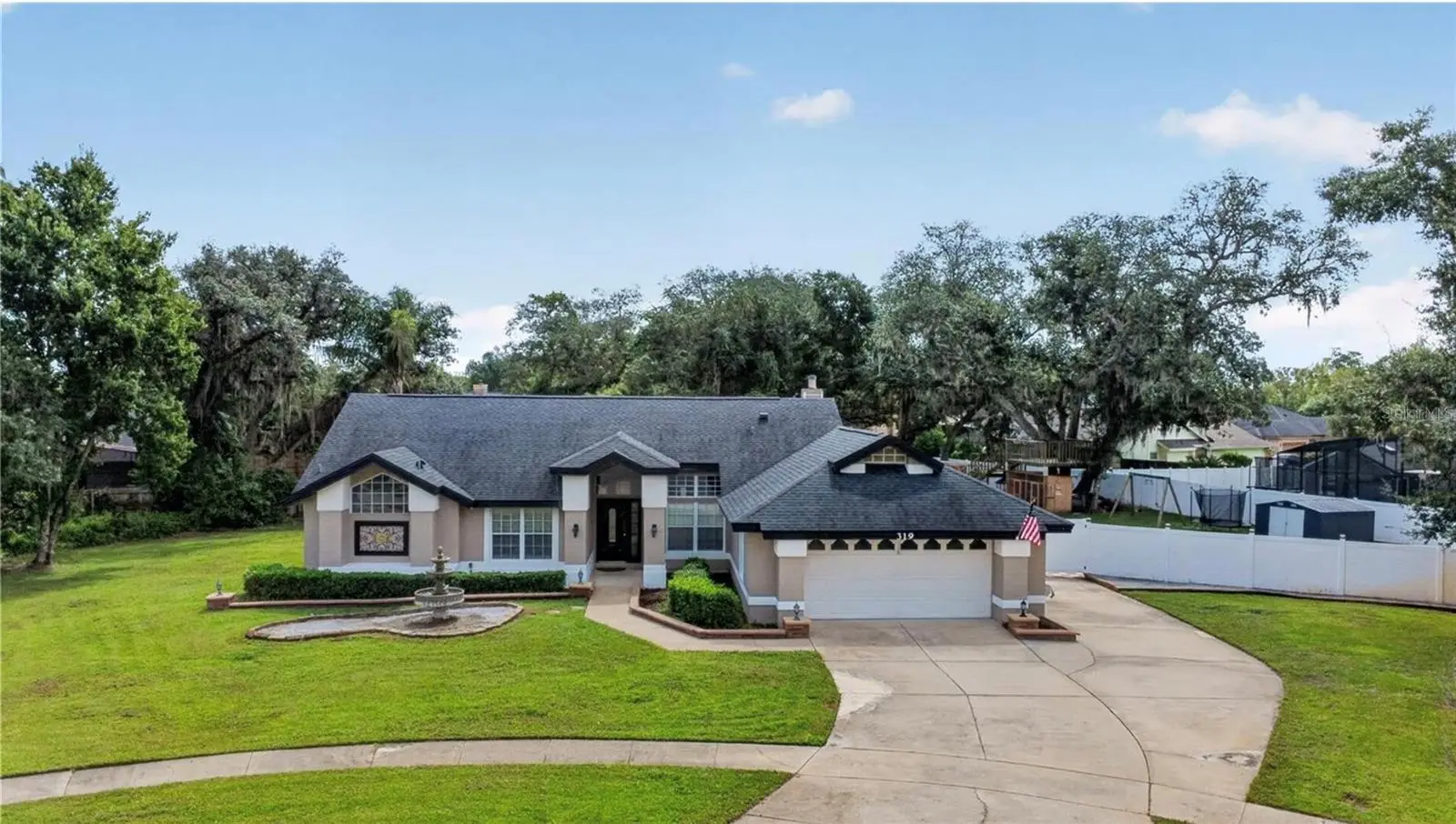 319 Oakwood Court, FL