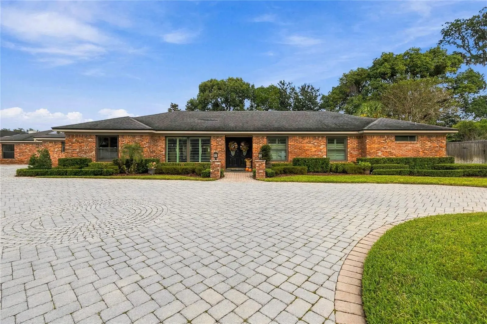 111 Pine Tree Lane, FL