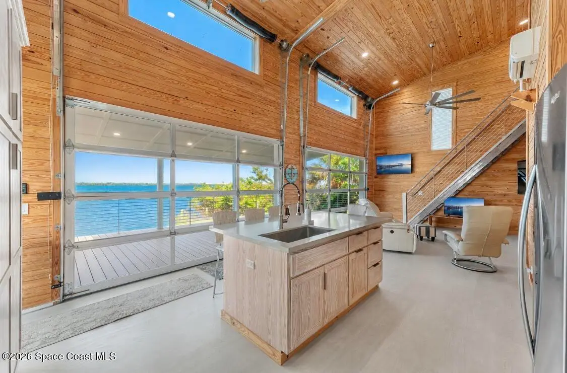 25 Vip Island B, Grant-Valkaria, Fl 32949, FL