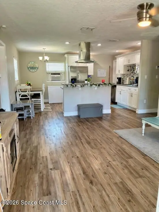2394 Saint Dunston Lane, Melbourne, Fl 32935, FL