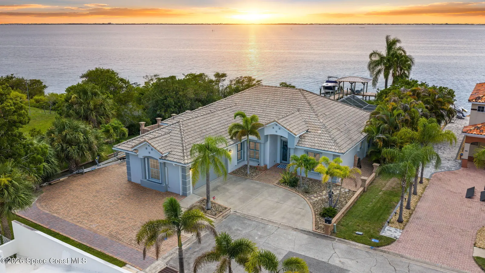 809 W Central Boulevard, Cape Canaveral, Fl 32920, FL