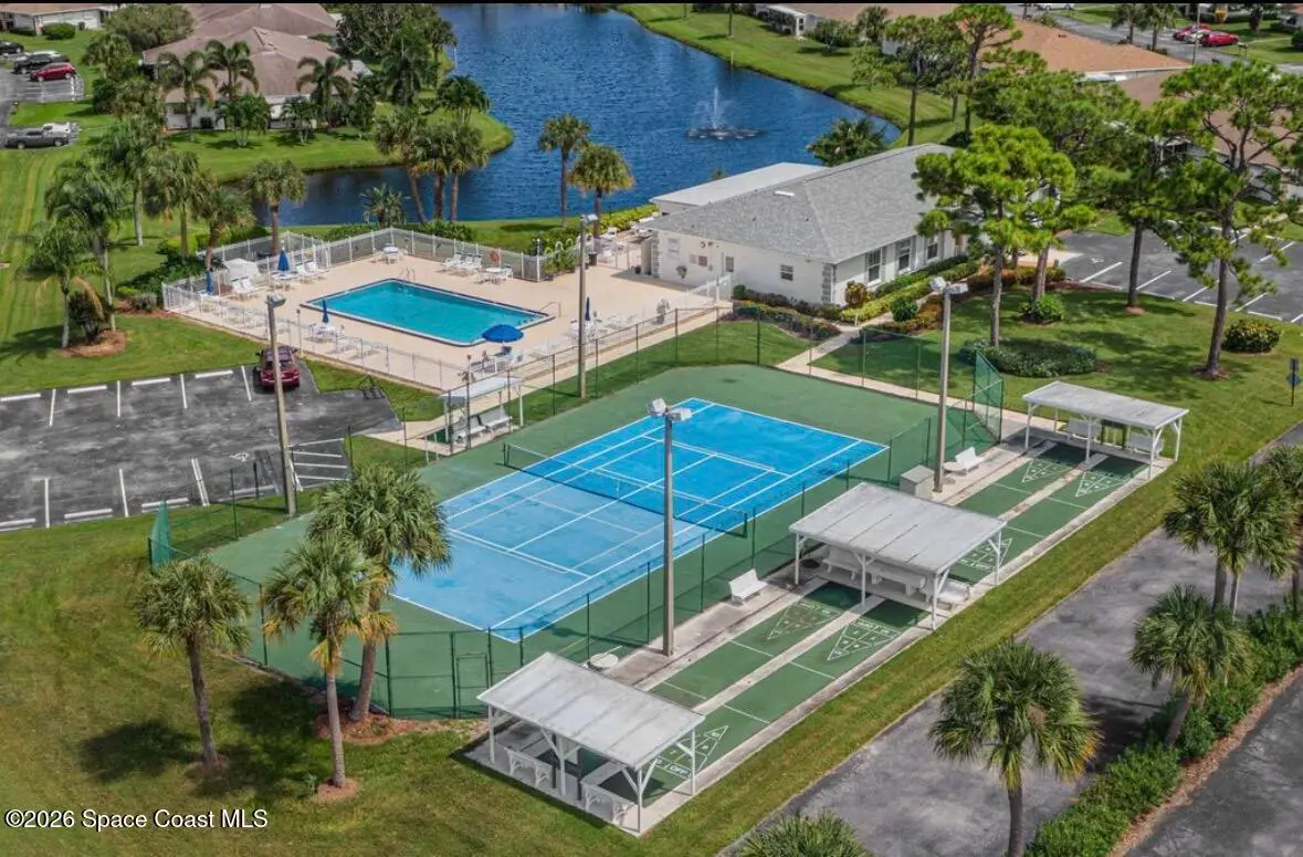 533 S Lakes End Drive E2, Fort Pierce, Fl 34982, FL