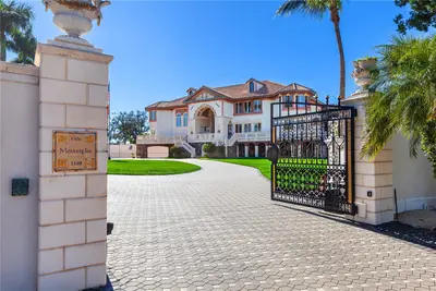 SARASOTA, FL — Residential