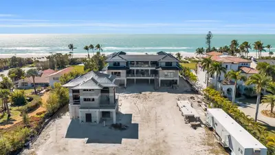 LONGBOAT KEY, FL — Residential