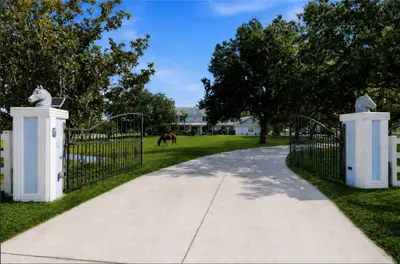 BRADENTON, FL — Residential