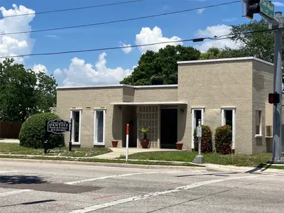 TAMPA, FL — Commercial Sale