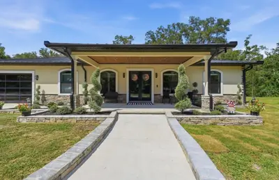 NEWBERRY, FL — Residential