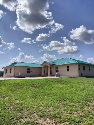 DADE CITY, FL — Residential