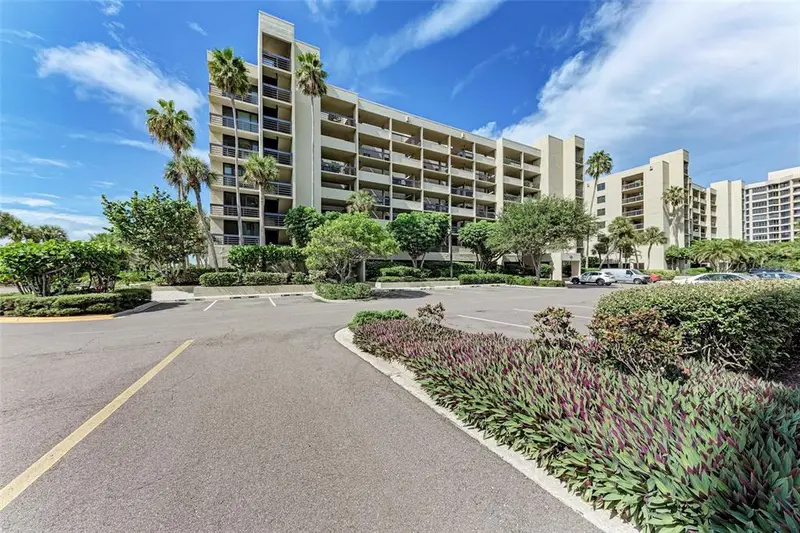 1135 Gulf Of Mexico Dr #504, FL